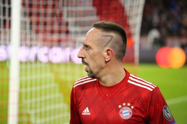 表现受到伤 表现受到伤