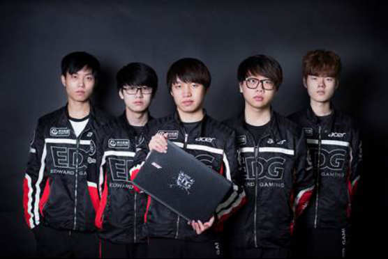 他持球推进 他持球推进